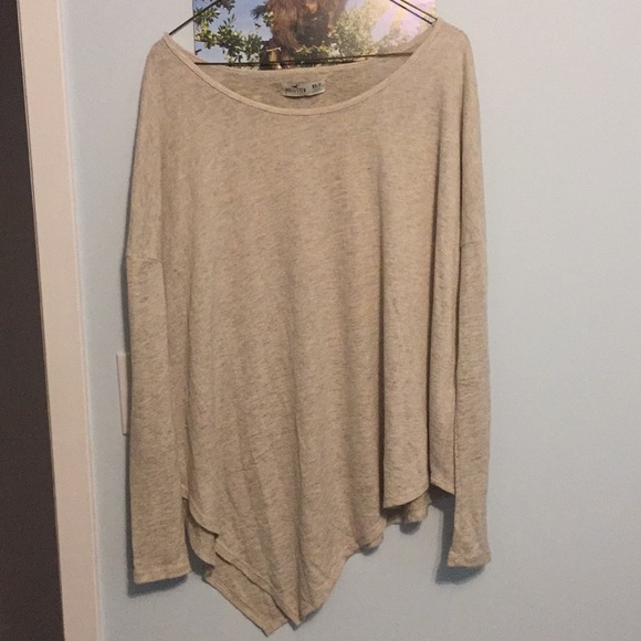 Asymmetric cream sweater - Picture 1 of 3